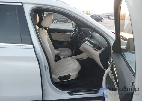 2016 BMW X1 xDrive28I из США, поврежденный, VIN WBXHT3C37G5E47607